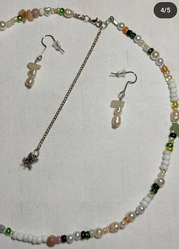 Beden çeşitli Renk incili sade tasarımlı kolye ve küpe seti