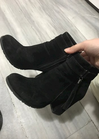 Diğer Siyah Süet Topuklu Bot