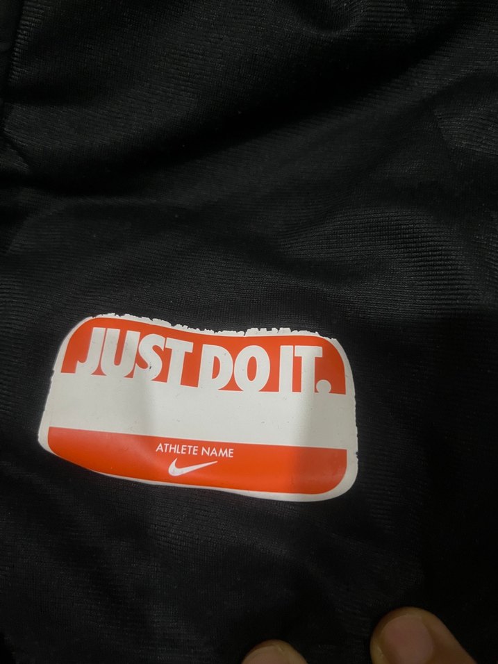 Siyah Kapüşonlu Erkek nıke Mont - Görsel 5