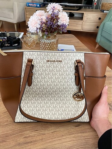 Beden kahverengi Renk Michael Kors orijinal kol çantası