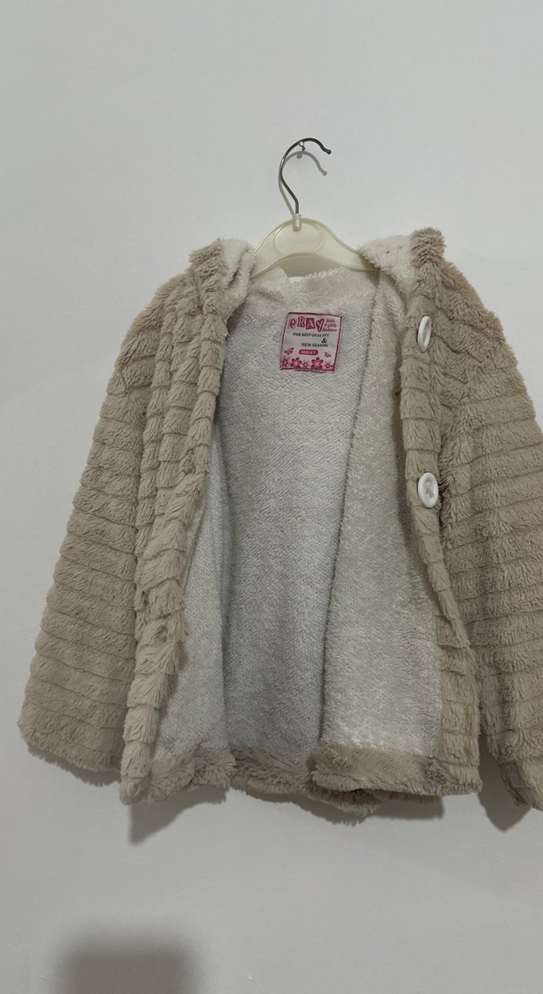 Kapüşonlu Bej Kürk Detaylı Kız Çocuk Ceketi - Görsel 3