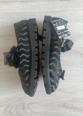 Kız Çocuk Siyah Fırfırlı Babet Ayakkabı - Görsel 5