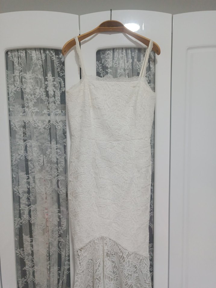 Dantel Detaylı Beyaz Midi Elbise - Görsel 3