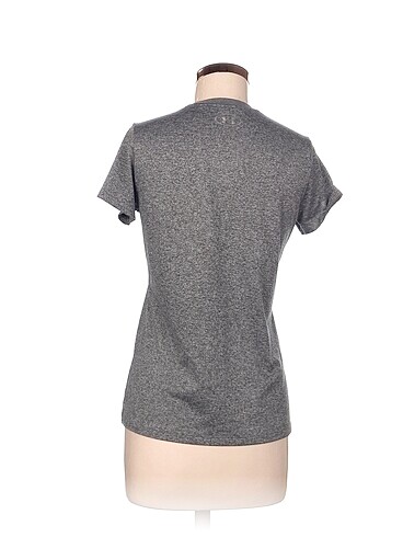 s Beden Diğer T-shirt %70 İndirimli.