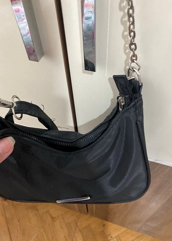 Zincir Detaylı Siyah Kadın Çanta