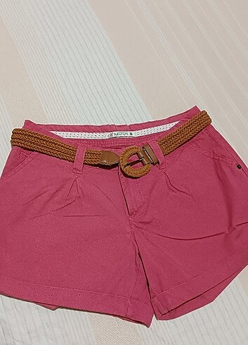 Barbie Şort. Kemer yanında hediyedir.
