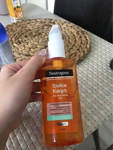 Garnier Makyaj temizleme suyu, yüz temizleme jeli ve tonik