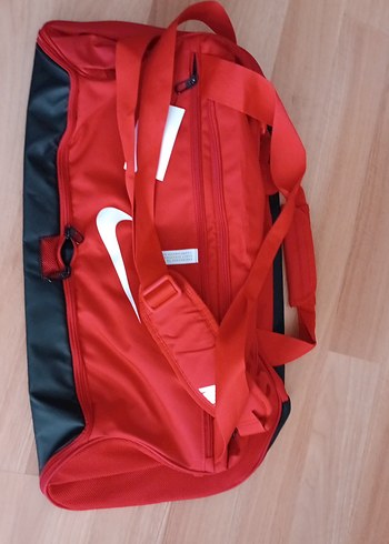 Nike Kirmizi Siyah Spor Canta