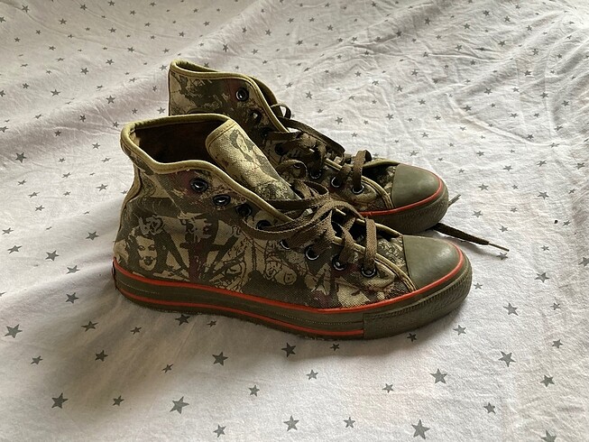 Haki yeşili converse