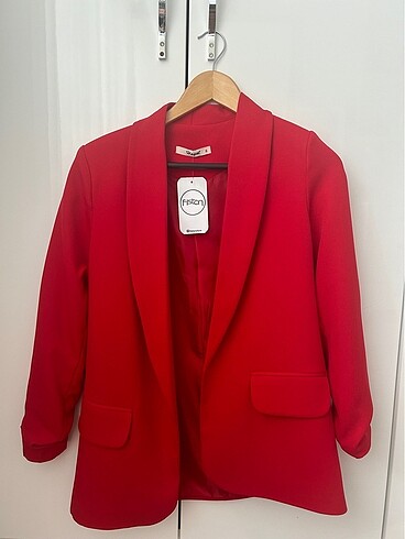 kırmızı blazer