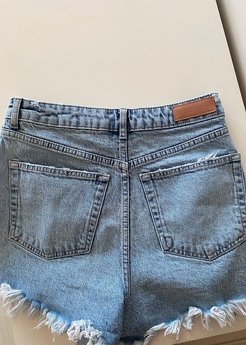 Düğmeli Bol Kesim Mavi Denim Mini Şort - Görsel 2