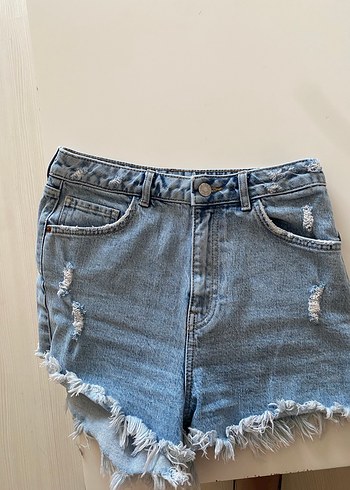 Düğmeli Bol Kesim Mavi Denim Mini Şort - Görsel 3