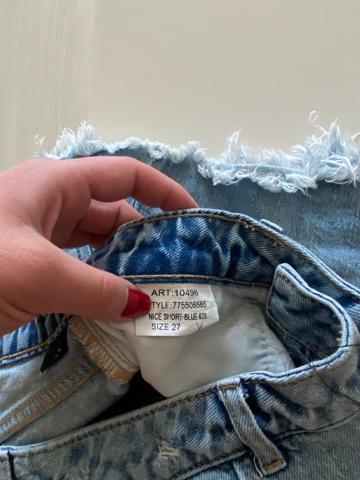 Düğmeli Bol Kesim Mavi Denim Mini Şort - Görsel 5