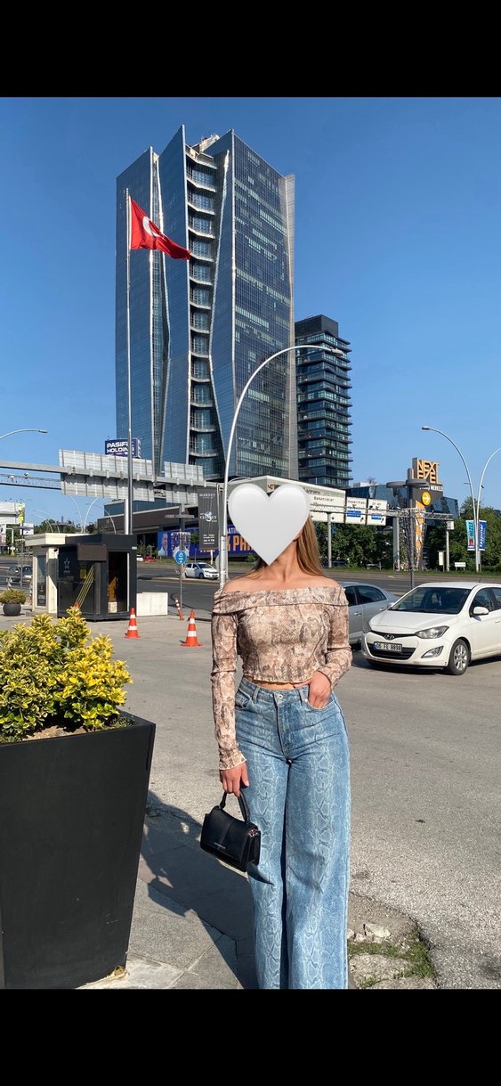 Bej Yılan Desenli dar kadın üst - Görsel 2