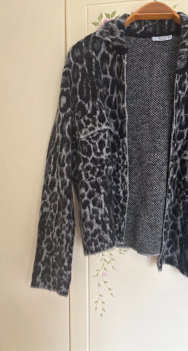 Kürk Detaylı Gri Leopar Desenli Kadın Hırka - Görsel 2