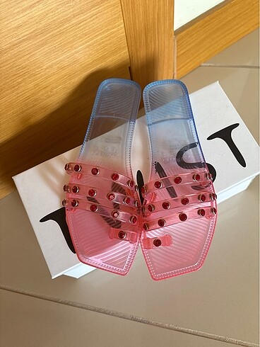 Twist tasli terlik