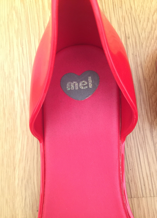 36 Beden kırmızı Renk Mel by Melissa koleksiyonun plastik sandaleti