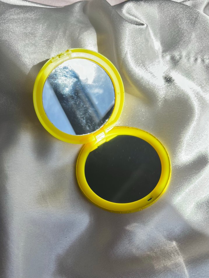 Sarı Emoji Desenli Ayna - Görsel 2