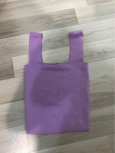 Lila sandık yaka likrslı askılı