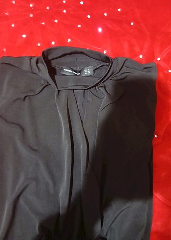 Yüksek Yakalı Siyah Drapeli Kadın Bluz - Görsel 2