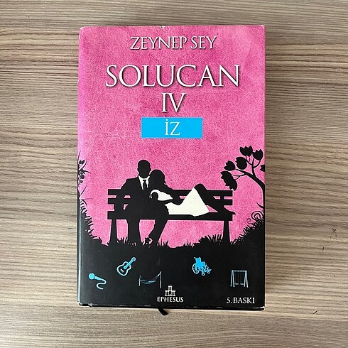  Beden Renk Solucan Kitap - Umut, Veda, İz
