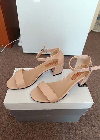 Pudra Kadın Topuklu Sandalet