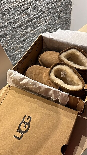 Ugg mini 37