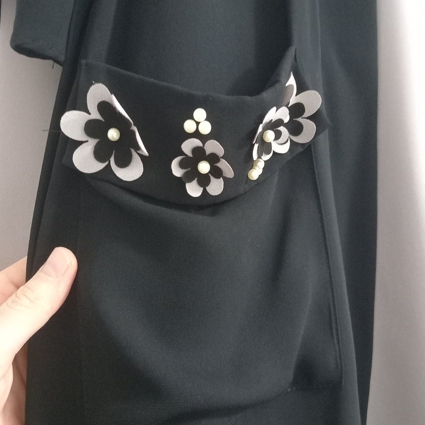 Uzun Kollu Siyah Nakışlı Gotik Kadın Elbisesi - Görsel 4