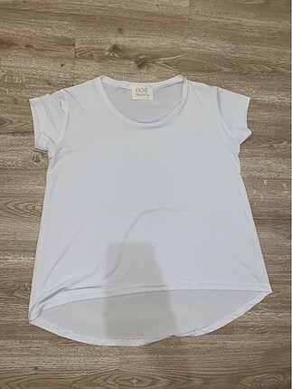 beyaz yarı transparan tshirt