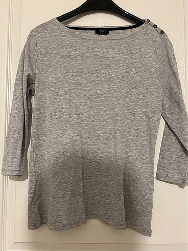 F&F Kayık Yaka Kırçıllı Gri Kısa kollu Tshirt