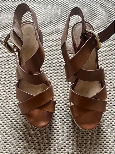 Michael Kors Taba dolgu topuk