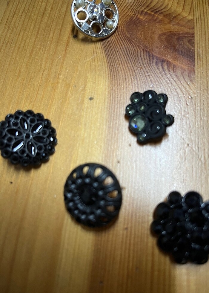 Taşlı düğmeler - Görsel 4