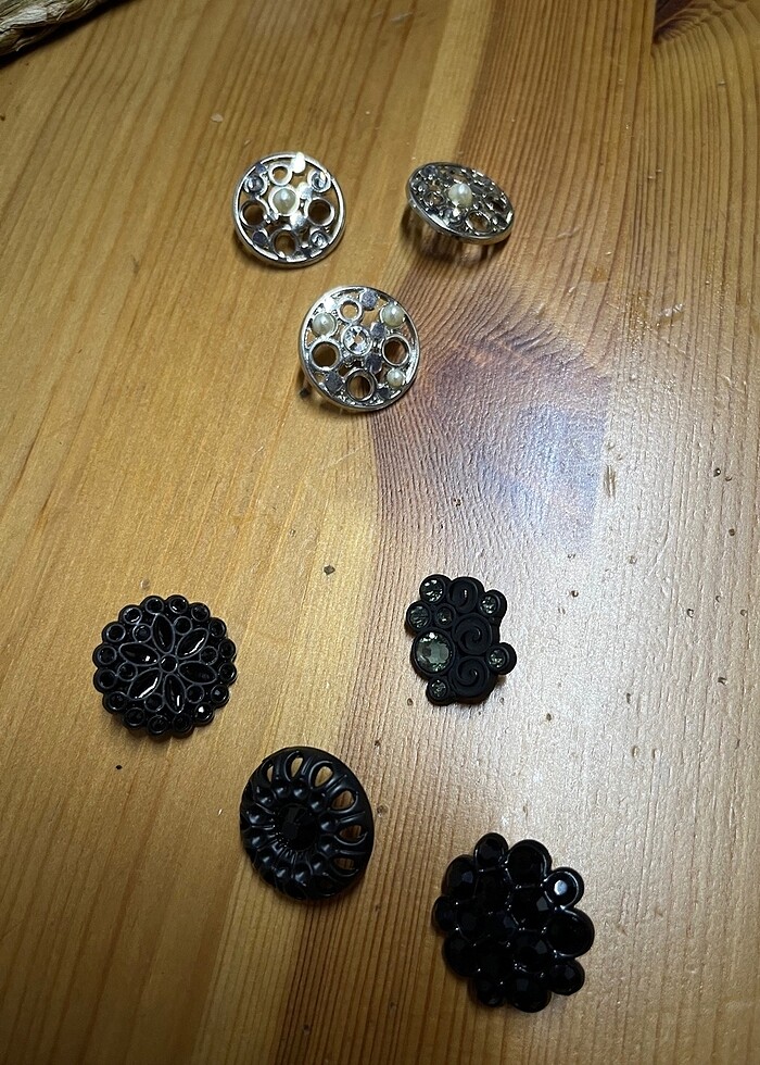 Taşlı düğmeler - Görsel 2