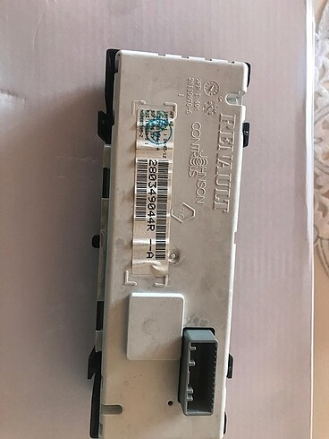 Oto aks. Renault radyo