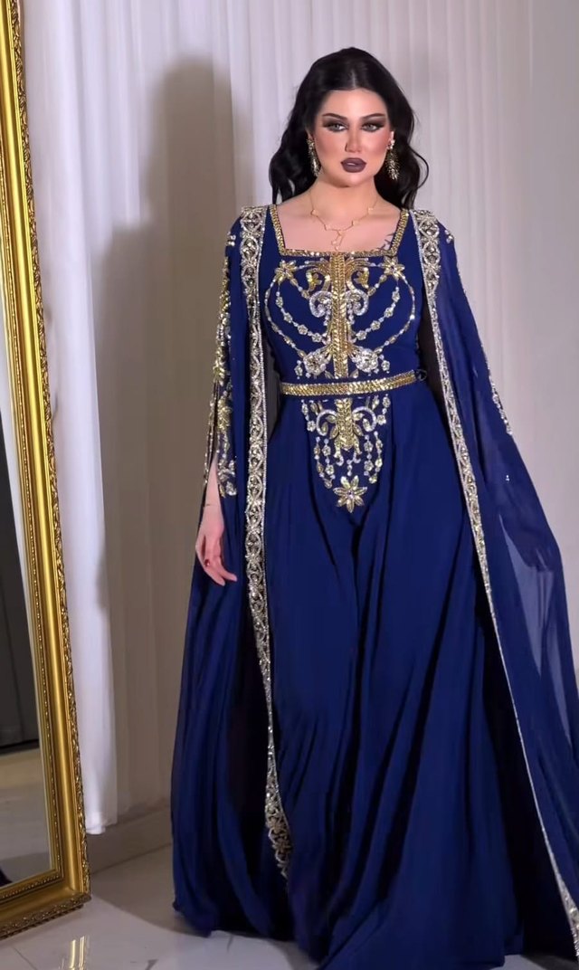 Mavi İşlemeli Uzun Abiye Elbise - Görsel 4