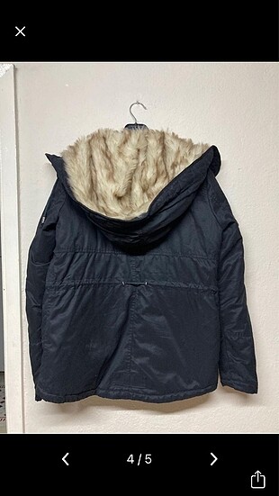 Bershka Bershka siyah kürklü mont