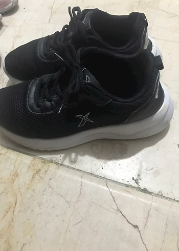 Kinetix Siyah Bağcıklı Kadın Spor Ayakkabısı