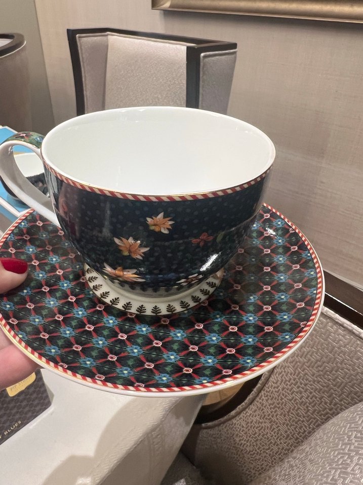 Çiçek Desenli Renkli Porselen Fincan ve Tabak - Görsel 2