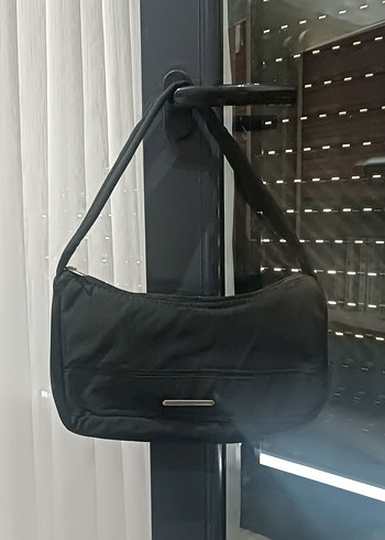 Siyah Tokalı Kadın Omuz Çantası