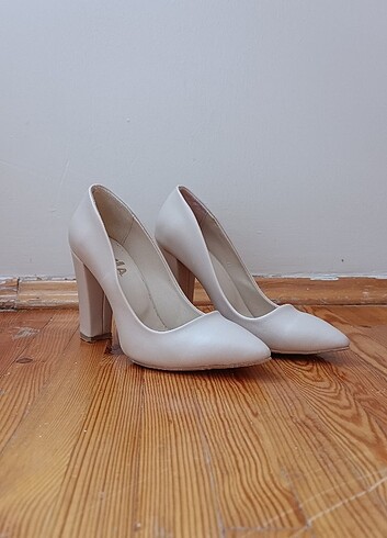 Kalın topuklu stiletto