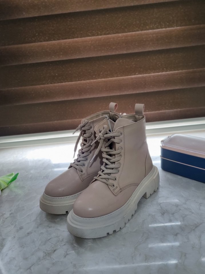 Kadın Bot - Görsel 2