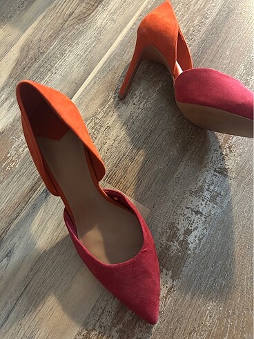 39 Beden Stradivarius