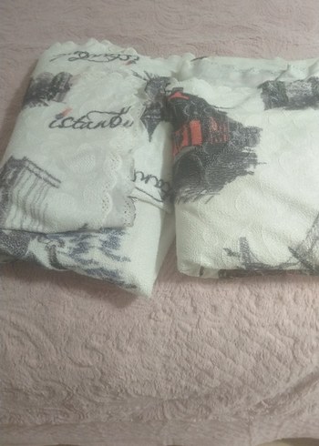 Baskılı Beyaz ve Gri Yatak Örtüsü - Görsel 4