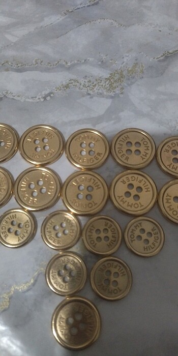 Beden Gold düğme