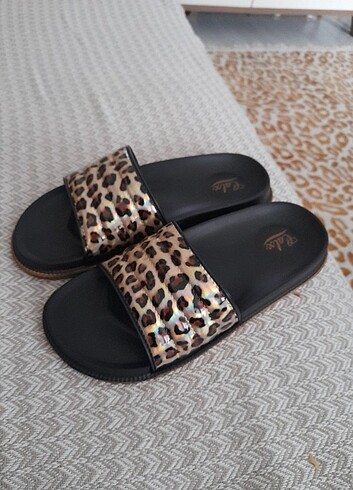 LEOPARLI TERLİK