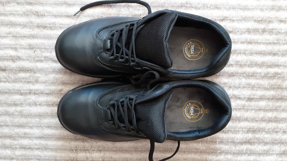 YDS 43 numaraSIFIR YENİ AYAKKABI Siyah  Spor Ayakkabı Bağcıklı - Görsel 3