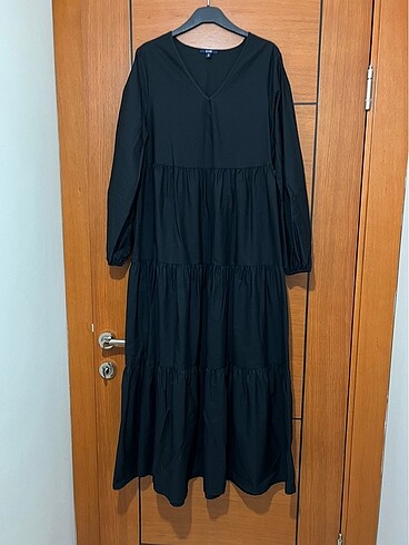 KIABI 36 beden elbise. Sıfır Üründür. Uzunluk 134 cm.