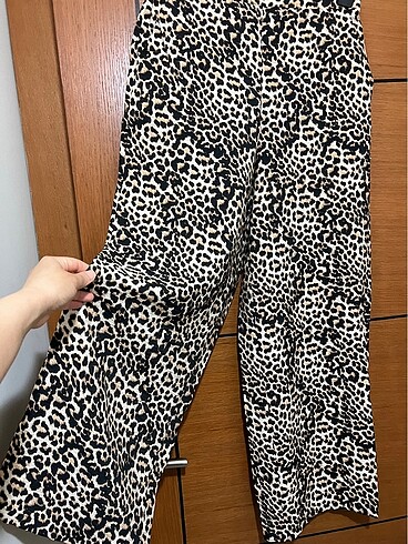 m Beden F&F 38 beden pantolon. Sıfır üründür.