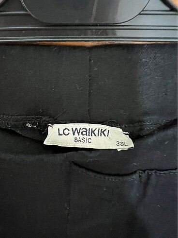 m Beden LC WAİKİKİ 38 beden pantolon. Sıfır üründür.