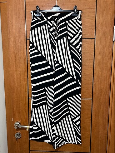 F&F F&F marka 38 beden pantolon. Hiç giyilmemiştir.